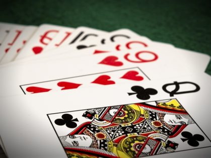 Starting Hand Permainan Taruhan Rendah Stud Poker